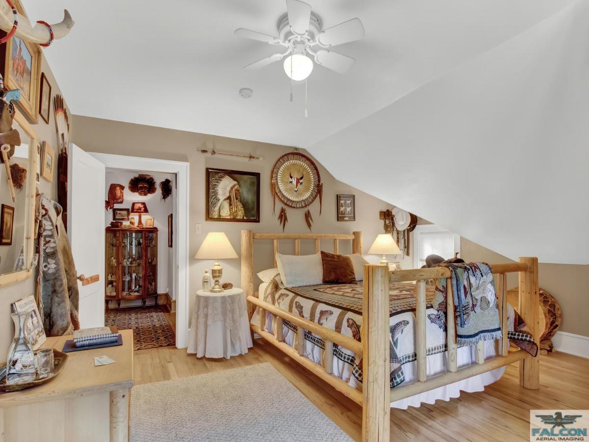 Robins Nest Bed & Breakfast Cody Exterior photo