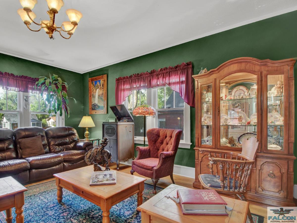 Robins Nest Bed & Breakfast Cody Exterior photo