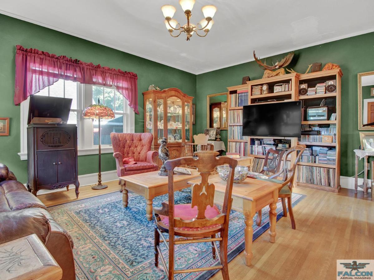 Robins Nest Bed & Breakfast Cody Exterior photo