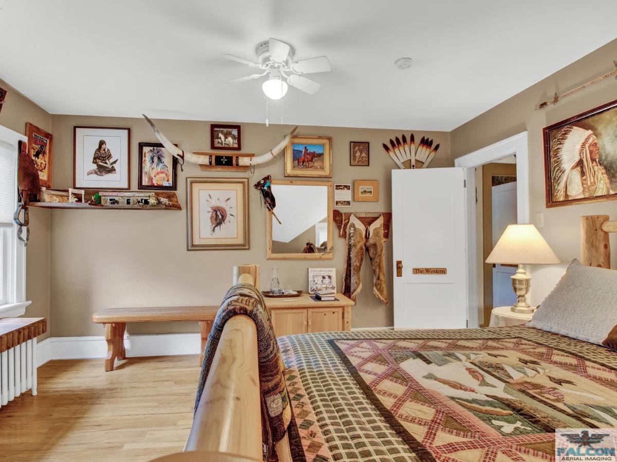 Robins Nest Bed & Breakfast Cody Exterior photo