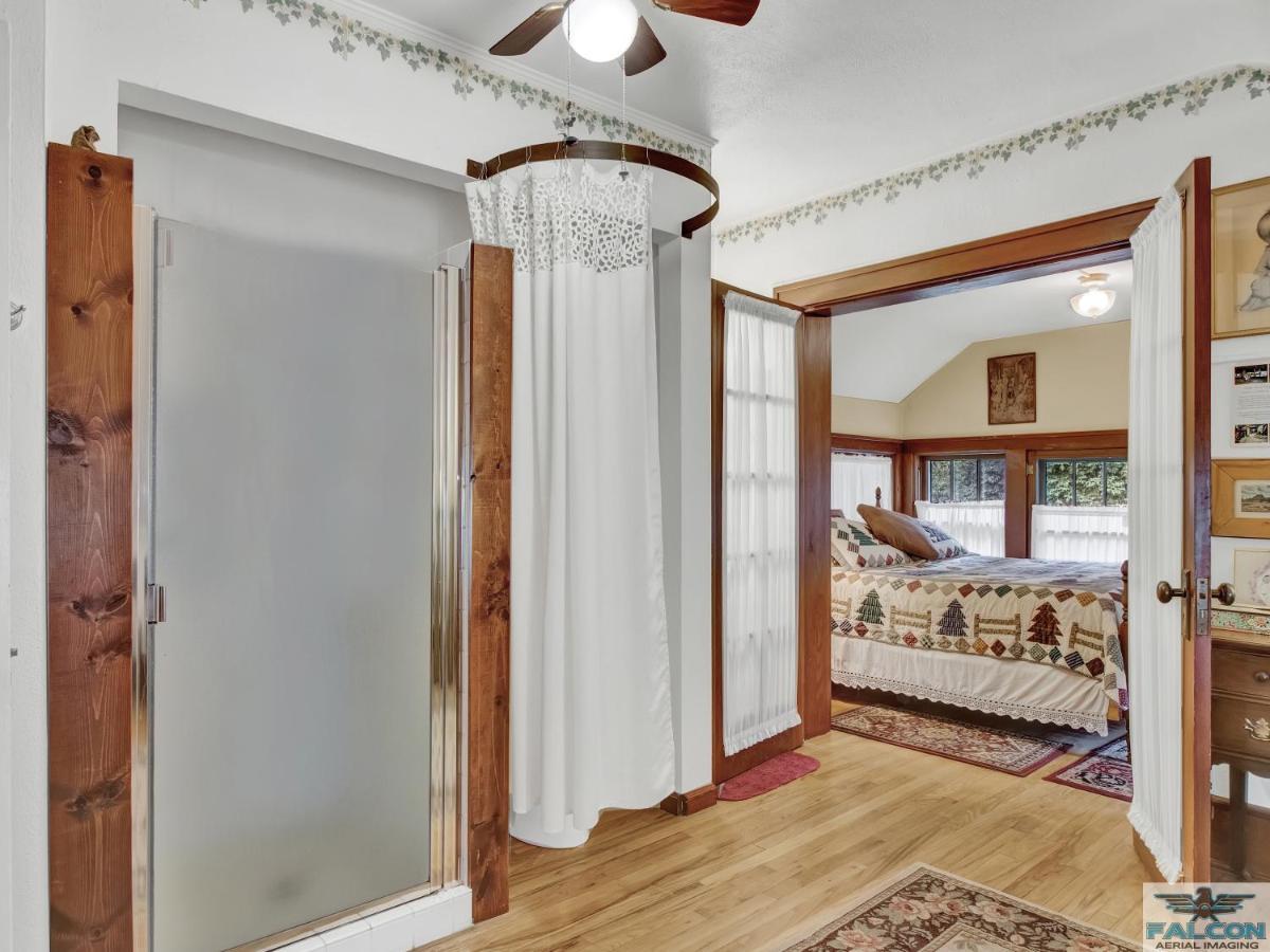 Robins Nest Bed & Breakfast Cody Exterior photo